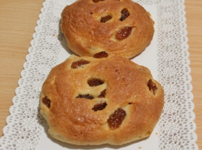 Girelle( non girelle) di pan brioche con uvetta e aroma di arancia
